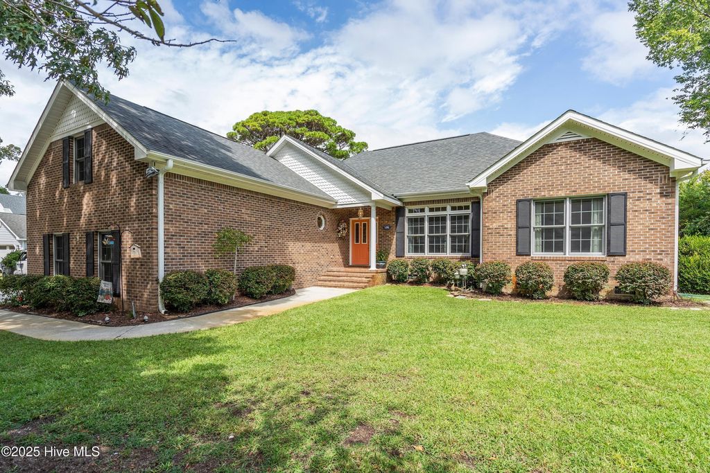 Photo of 1020 Cordgrass Road, Hampstead, NC 28443 (MLS # 100530044)