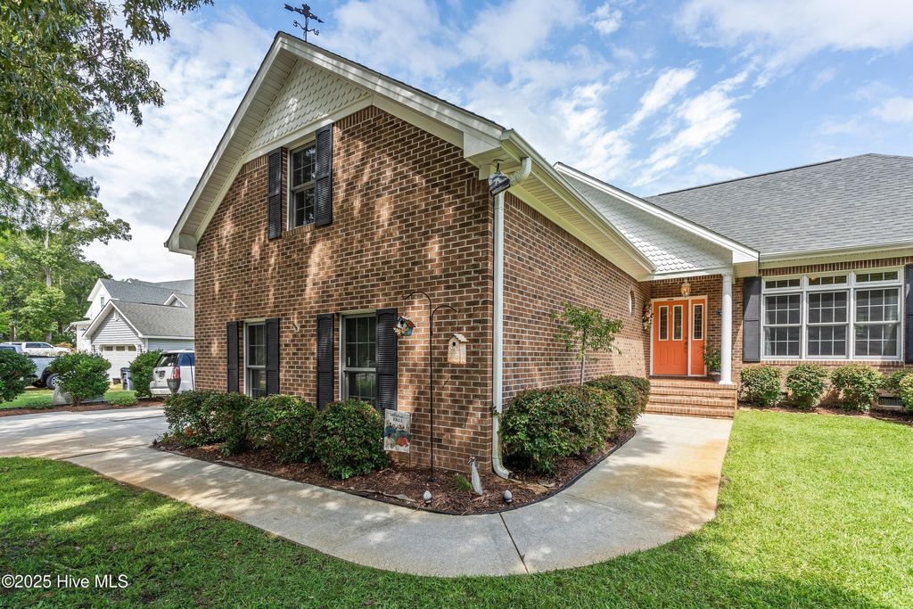 Photo of 1020 Cordgrass Road, Hampstead, NC 28443 (MLS # 100530044)