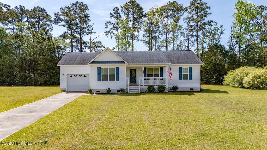 Photo of 452 Woodland Drive, Swansboro, NC 28584 (MLS # 100567434)