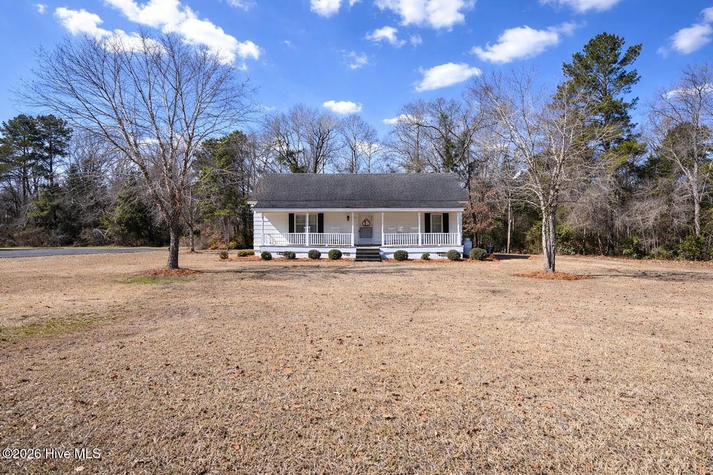 Photo of 374 New Life Church Road, Tabor City, NC 28463 (MLS # 100556299)