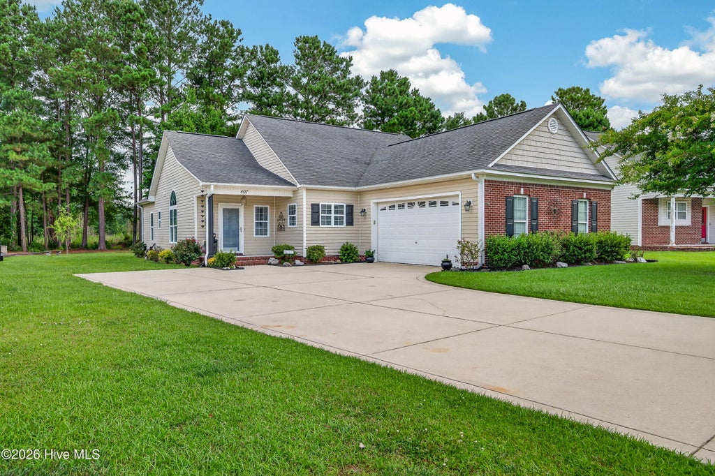 Photo of 407 Weatherford Drive, Jacksonville, NC 28540 (MLS # 100585915)