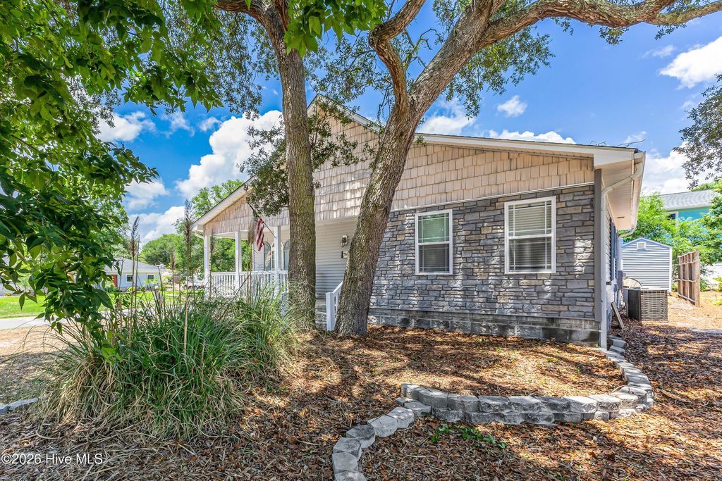 Photo of 302 E Oak Island Drive, Oak Island, NC 28465 (MLS # 100583073)