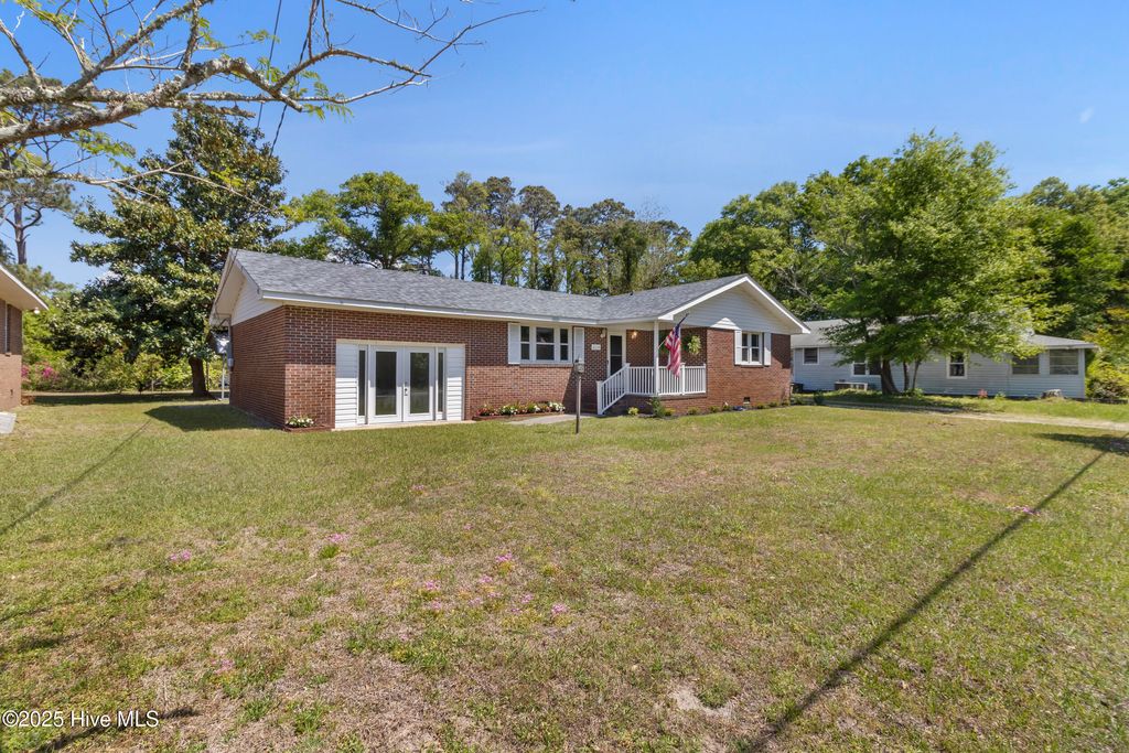 Photo of 624 Jabbertown Road, Southport, NC 28461 (MLS # 100570665)