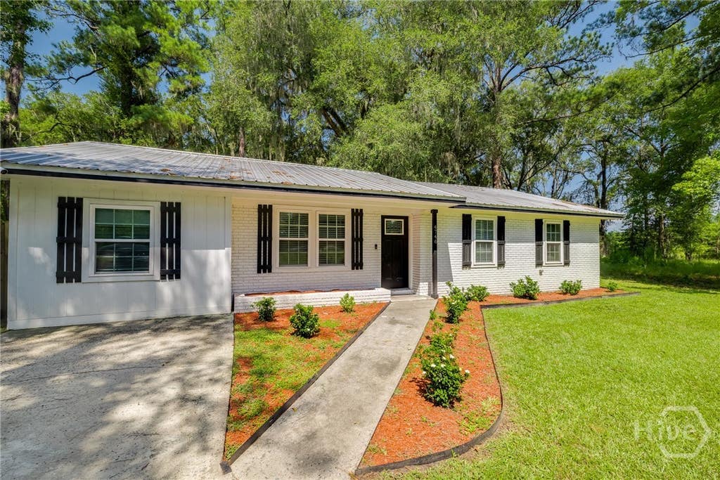 Photo of 4746 E Oglethorpe Highway, Hinesville, GA 31313 (MLS # SA361417)