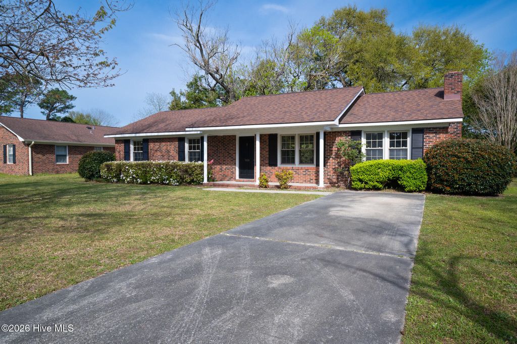Photo of 5229 Lord Tennyson Road, Wilmington, NC 28405 (MLS # 100563603)
