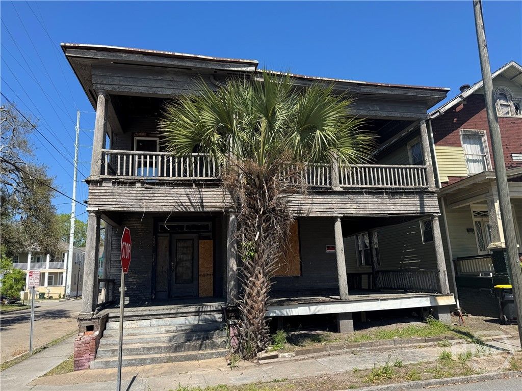 Photo of 220 W 33rd Street, Savannah, GA 31401 (MLS # SA351629)