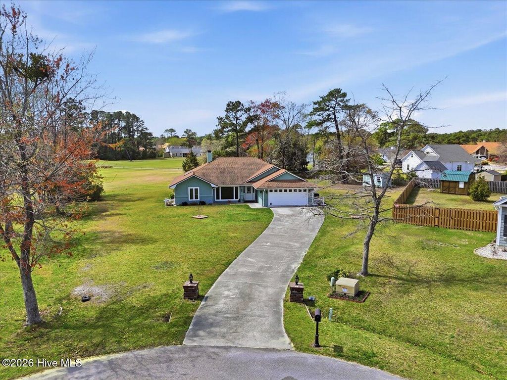 Photo of 104 Greenview Court, Hampstead, NC 28443 (MLS # 100563011)