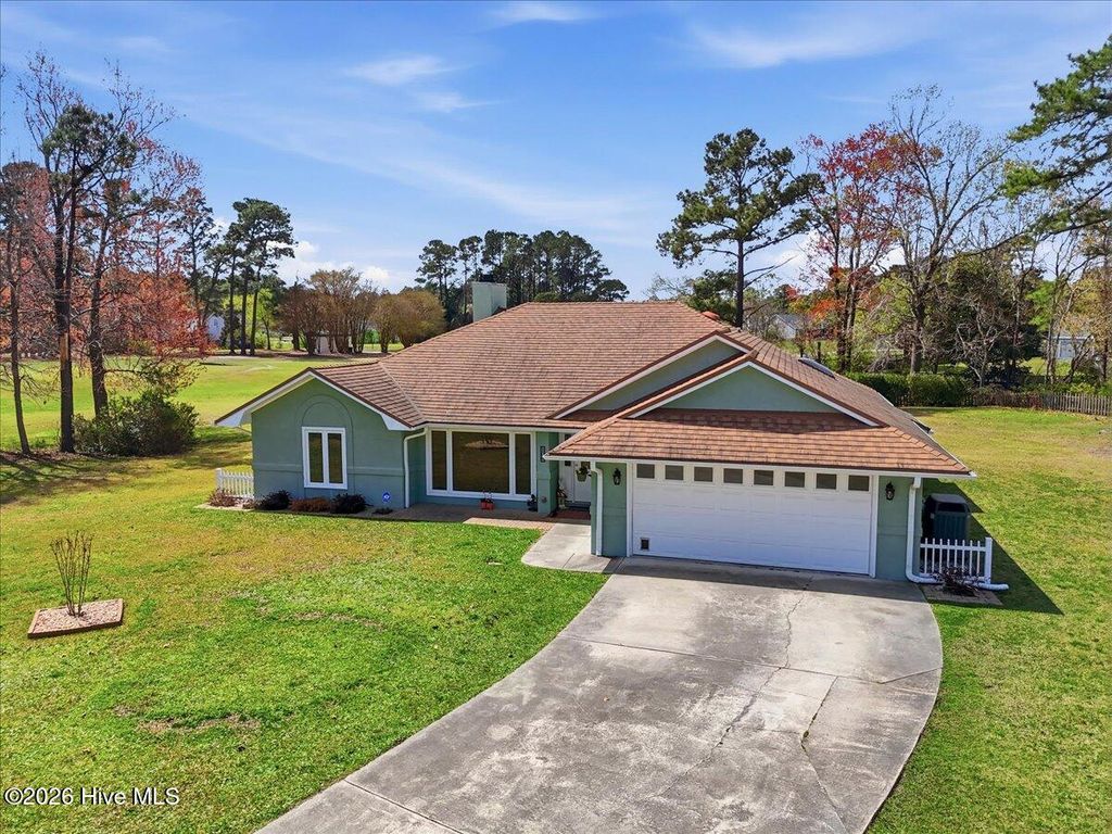 Photo of 104 Greenview Court, Hampstead, NC 28443 (MLS # 100563011)