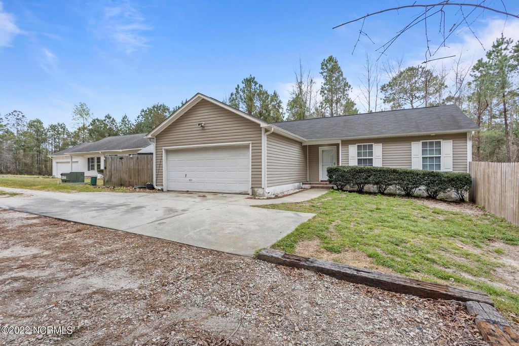 Photo of 134 Constitution Avenue, Jacksonville, NC 28540 (MLS # 100552810)