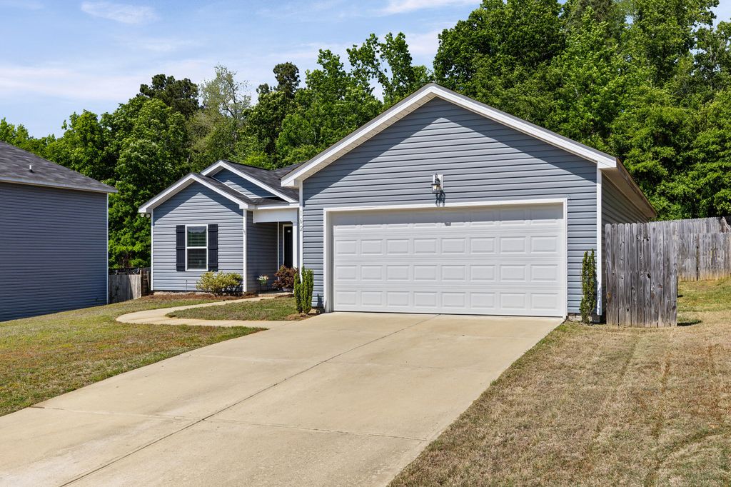 Photo of 162 Copperfield Drive, Trenton, SC 29847 (MLS # 554691)