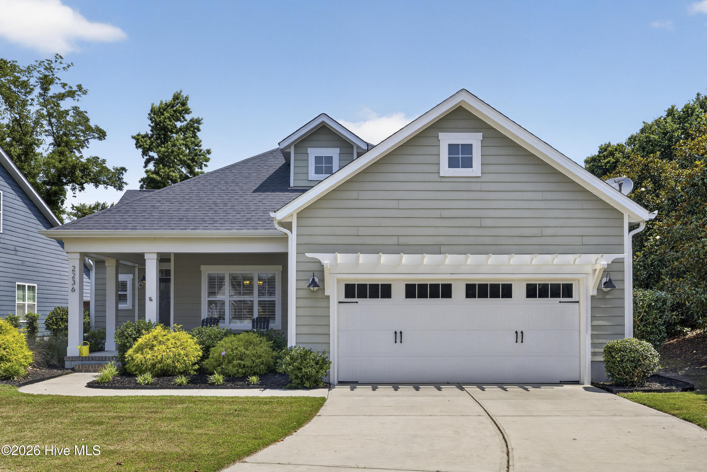 2236 Lakeside Circle