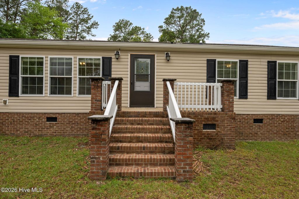 Photo of 52 Wayne Drive, Minnesott Beach, NC 28510 (MLS # 100574519)