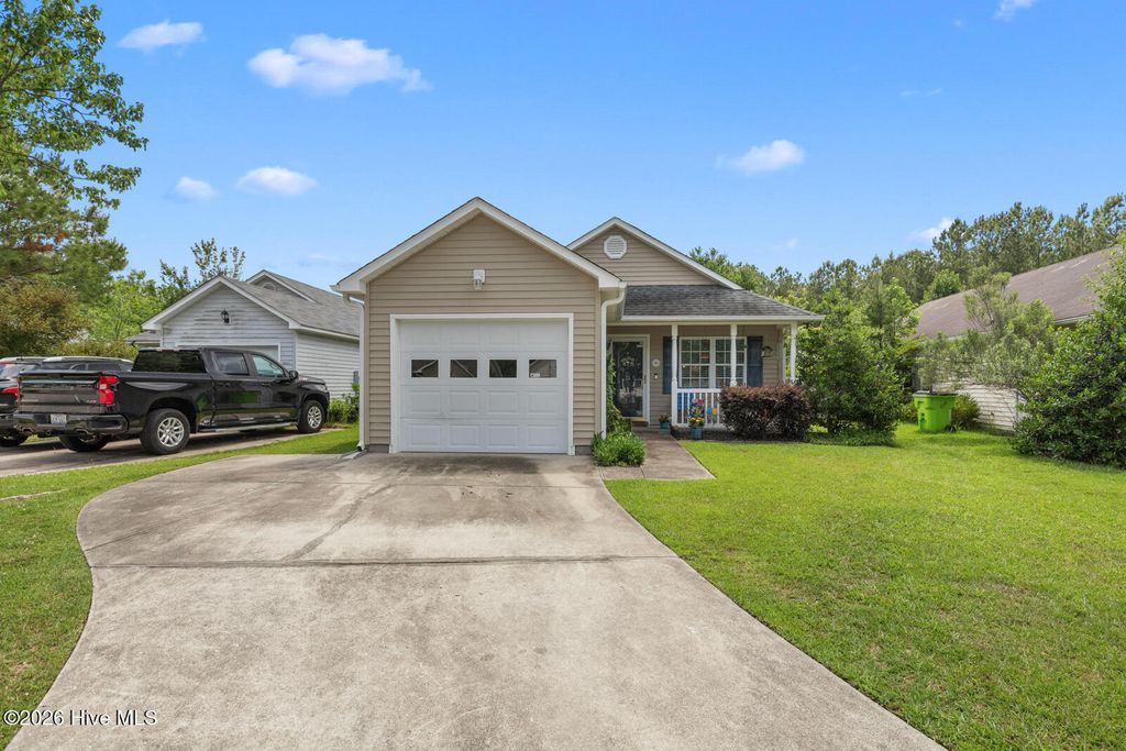 Photo of 102 Gladiola Drive, New Bern, NC 28562 (MLS # 100577919)