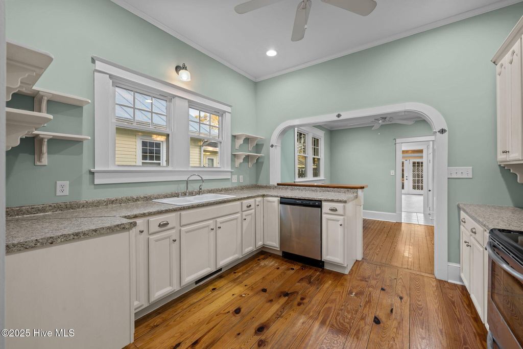 Photo of 1513 Rhem Avenue, New Bern, NC 28560 (MLS # 100545095)