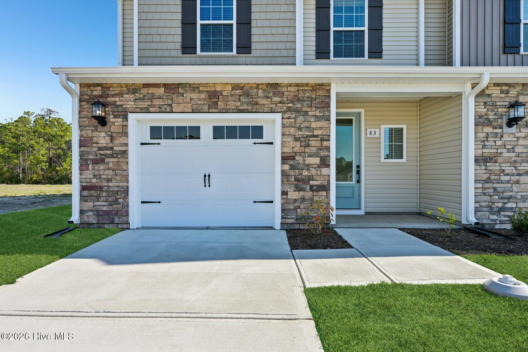 83 Commons View Drive