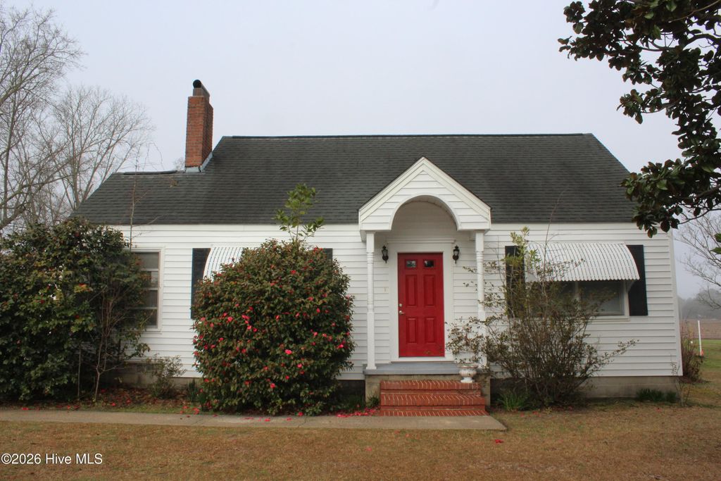 Photo of 167 Lake Road, Newport, NC 28570 (MLS # 100558538)