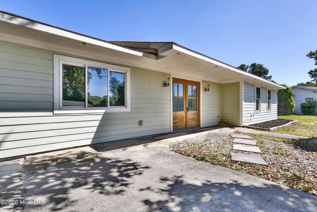 Photo of 134 W Brandywine Circle, Wilmington, NC 28411 (MLS # 100569906)