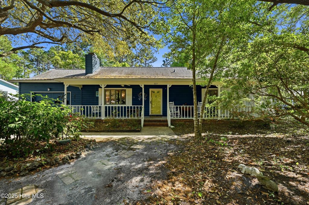 Photo of 227 E 11th Street, Southport, NC 28461 (MLS # 100568723)