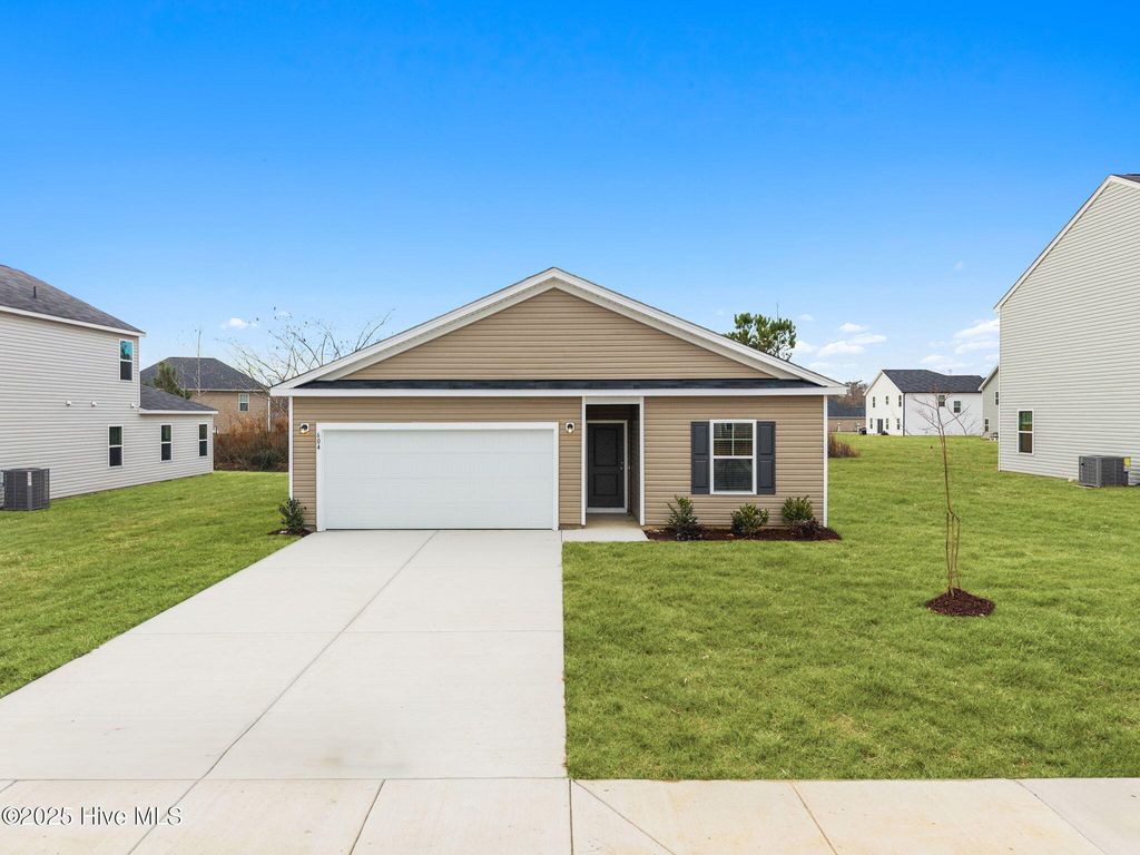 Photo of 604 S Squires Run Lane, Richlands, NC 28574 (MLS # 100515265)