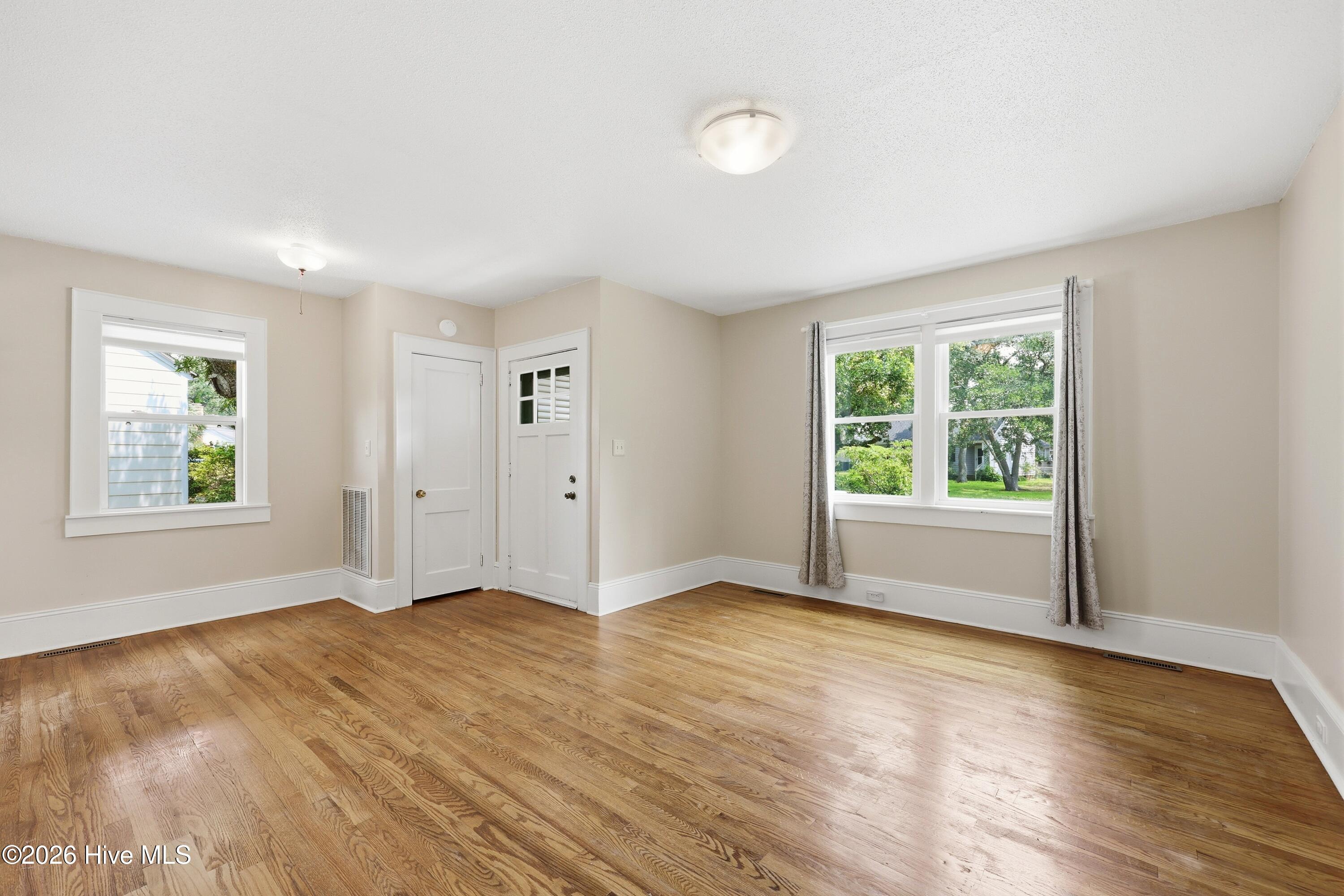 109 Noyes Avenue