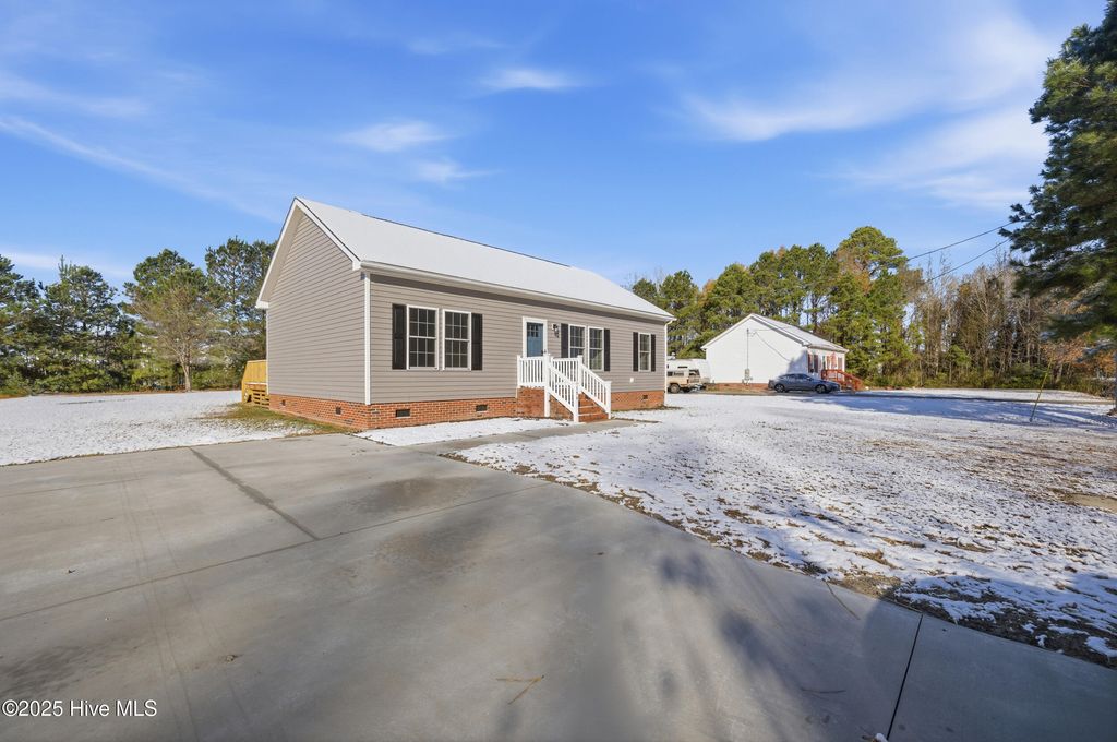 Photo of 154 Lovers Lane, Elizabeth City, NC 27909 (MLS # 100544890)