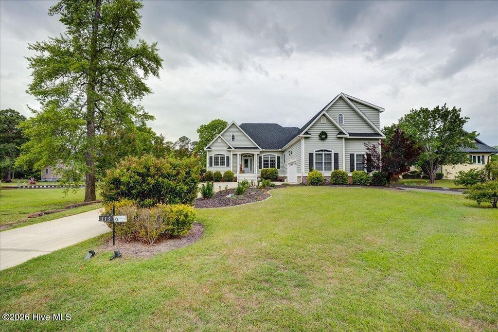 Photo of 113 Bowline Road, New Bern, NC 28562 (MLS # 100571120)