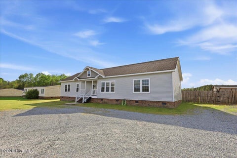 Homes For Sale - 1831 Hinnant Road<br/> Pikeville, NC 27863