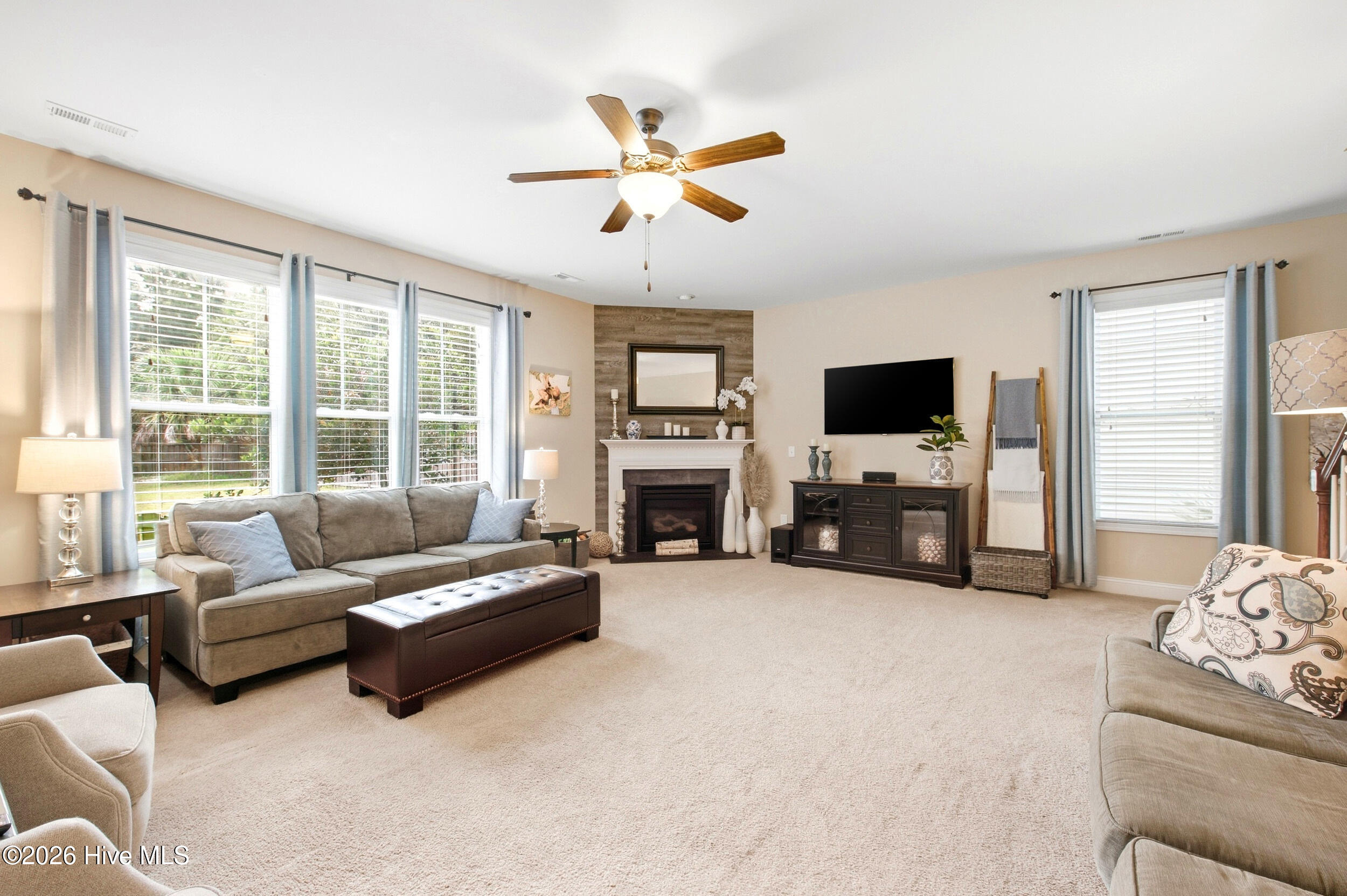 422 Chablis Way