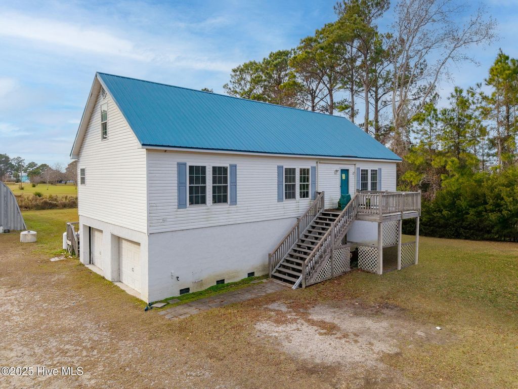 Photo of 1155 Us Hwy 101, Beaufort, NC 28516 (MLS # 100545510)