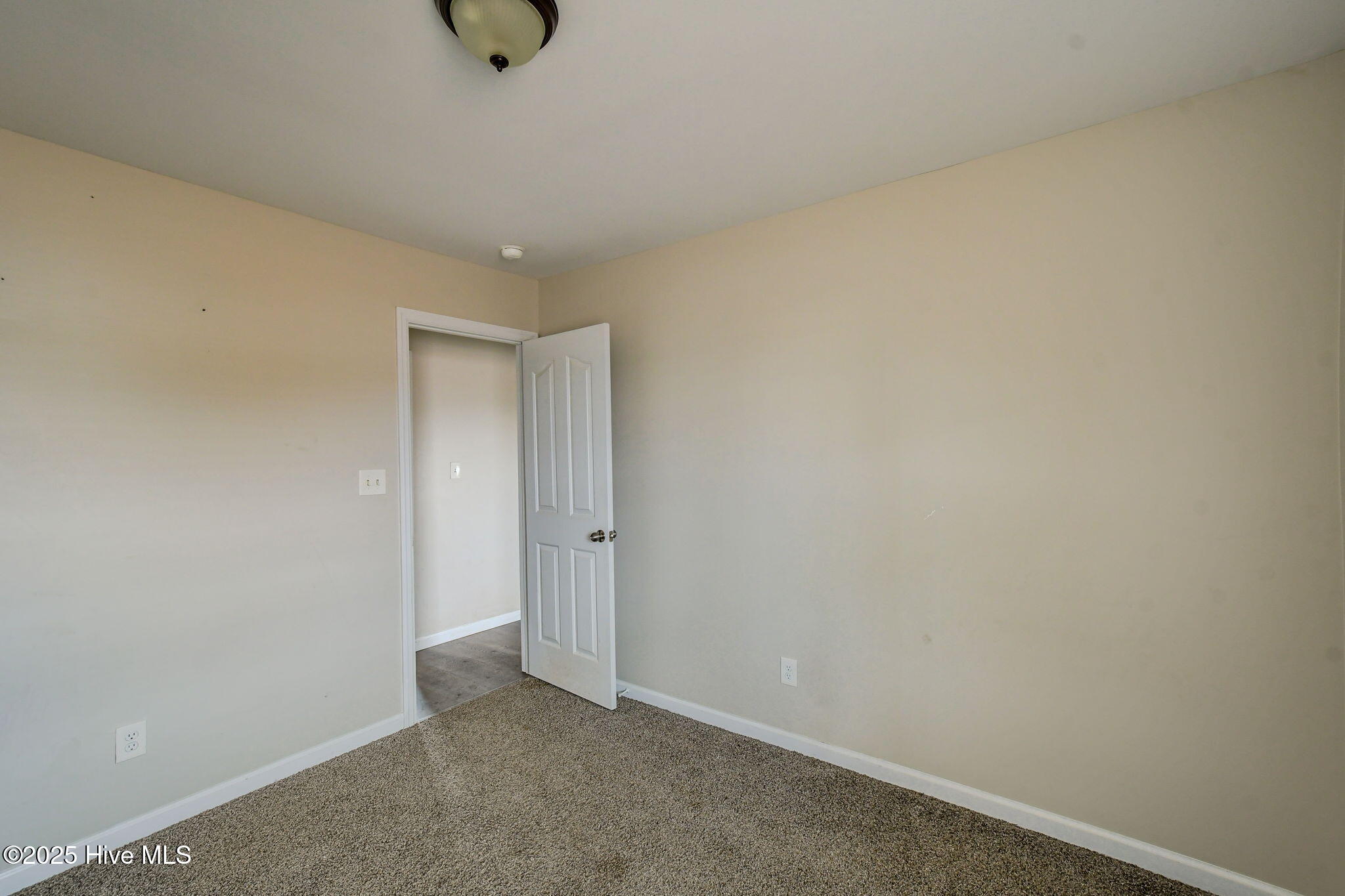 Beulaville, North Carolina 28518, United States, 3 Bedrooms Bedrooms, ,2 BathroomsBathrooms,Residential,Active,256122