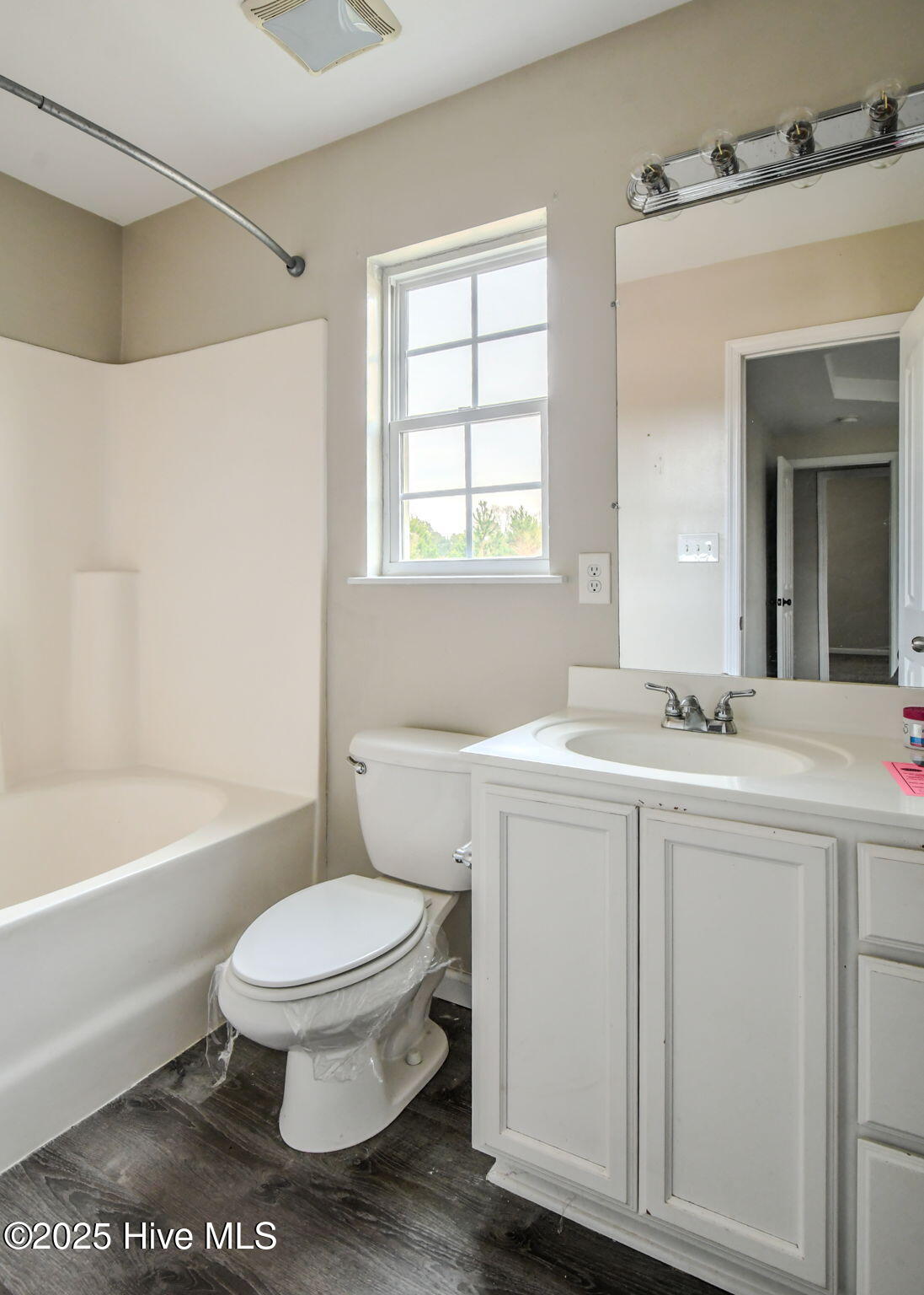 Beulaville, North Carolina 28518, United States, 3 Bedrooms Bedrooms, ,2 BathroomsBathrooms,Residential,Active,256122