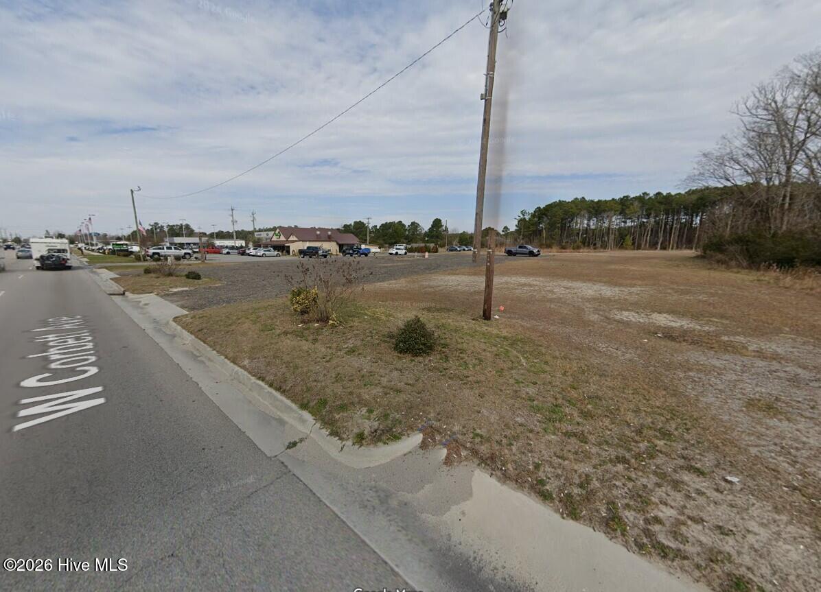 910 W Corbett Avenue
