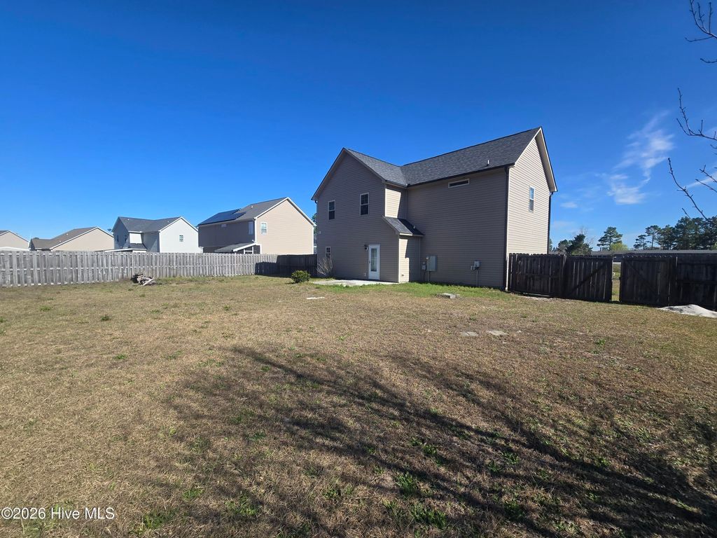 Photo of 333 Inverness Drive, Hubert, NC 28539 (MLS # 100562974)