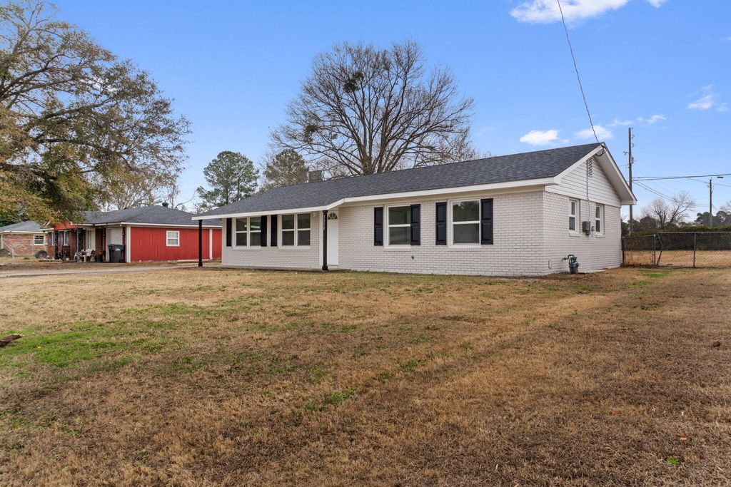 Photo of 3330 Fashion Drive, Augusta, GA 30906 (MLS # 551392)