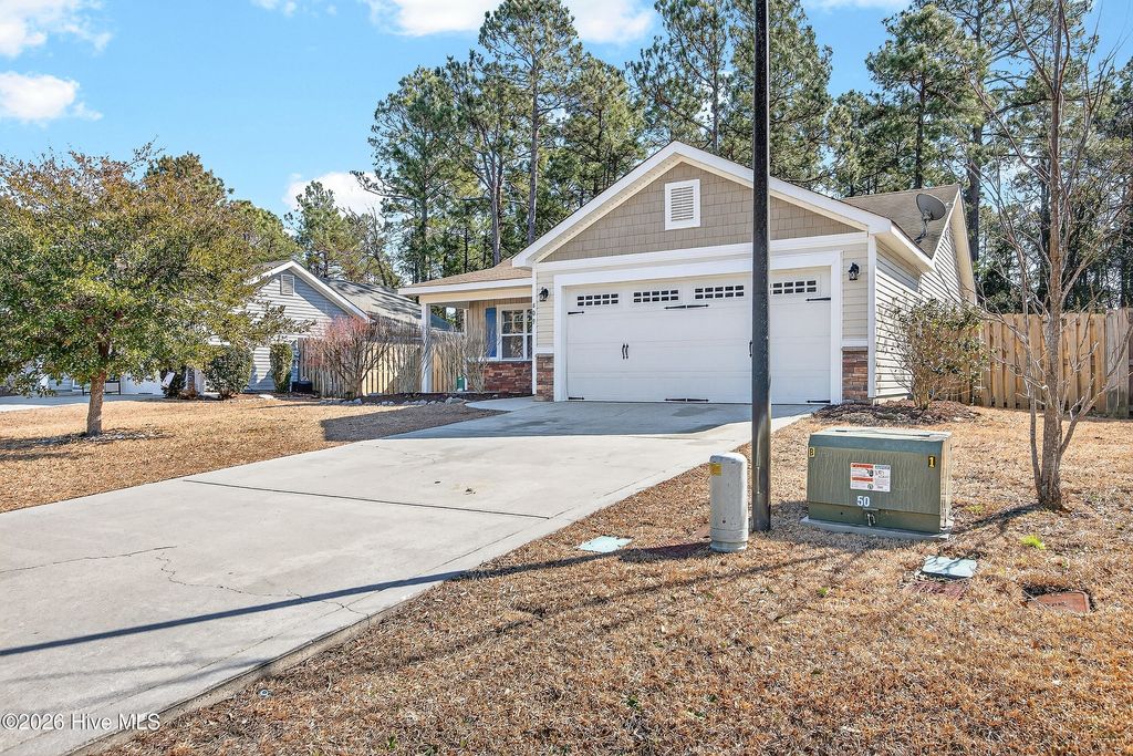 Photo of 409 Blue Pennant Court, Sneads Ferry, NC 28460 (MLS # 100553930)