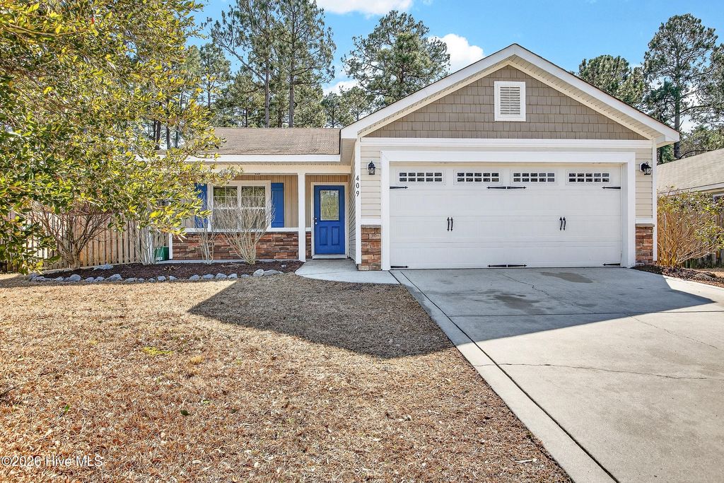 Photo of 409 Blue Pennant Court, Sneads Ferry, NC 28460 (MLS # 100553930)