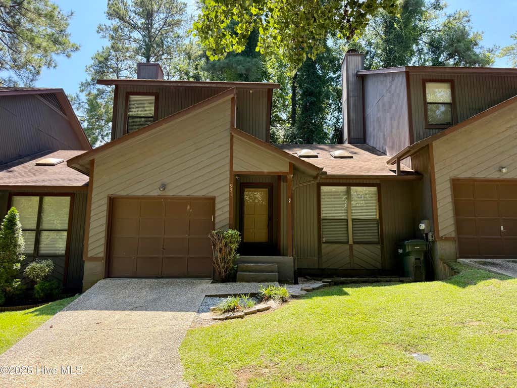 Photo of 951 Creek Side Run, Fayetteville, NC 28303 (MLS # 100599416)