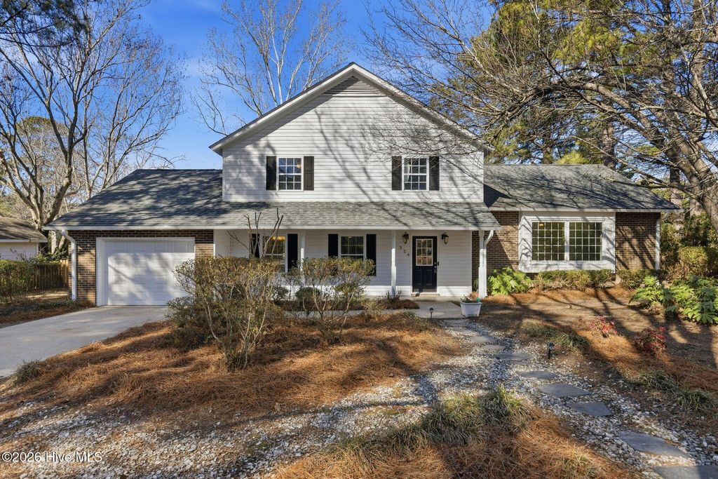 Photo of 324 Embassy Circle, Wilmington, NC 28412 (MLS # 100554538)
