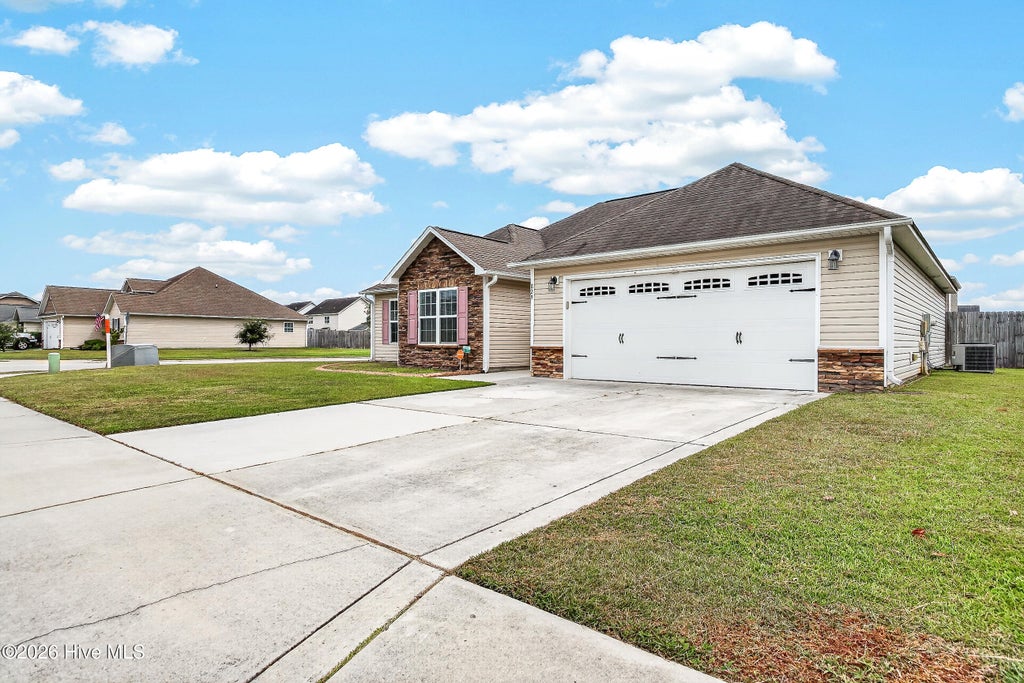 Photo of 829 Dynasty Drive, Jacksonville, NC 28546 (MLS # 100605700)