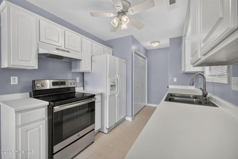 Tiny photo for 102 Tealbriar Street, Burgaw, NC 28425 (MLS # 100609984)