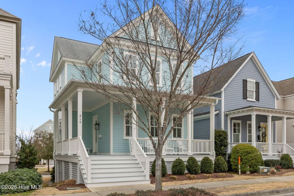 Photo of 315 E Water Street, Washington, NC 27889 (MLS # 100557270)