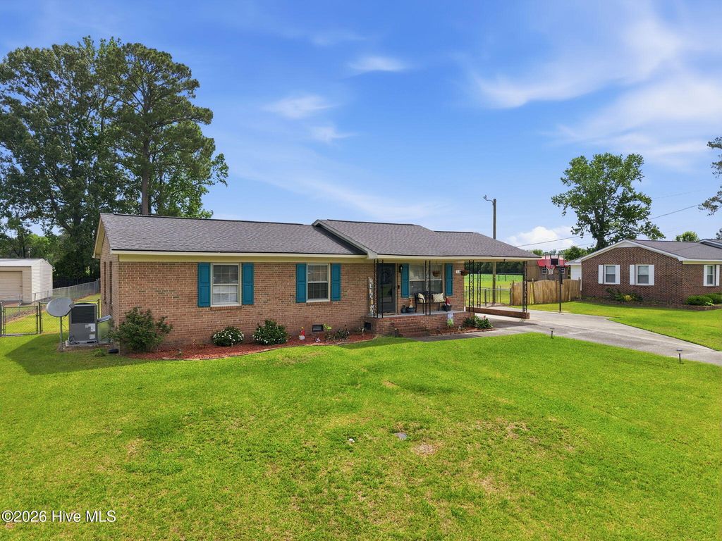 Photo of 733 Lewis Drive, Grifton, NC 28530 (MLS # 100573660)