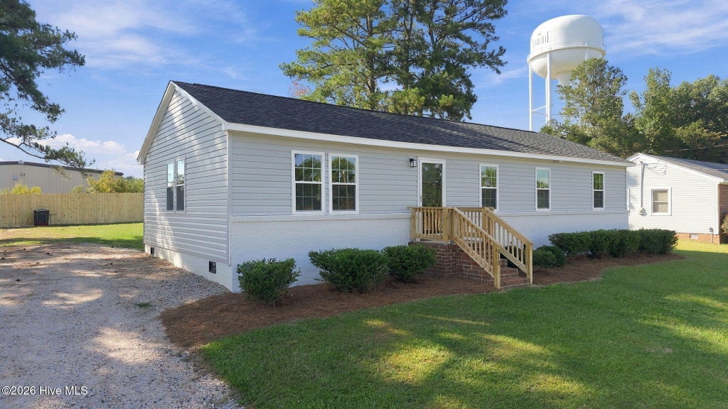 Photo of 610 Lakeview Drive, Nashville, NC 27856 (MLS # 100608040)