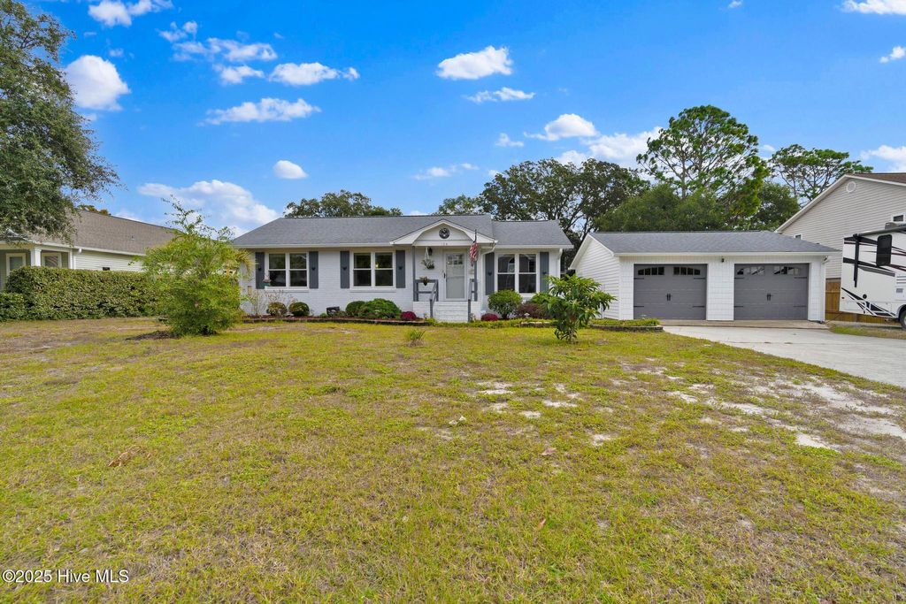 Photo of 154 NE 32nd Street, Oak Island, NC 28465 (MLS # 100540087)