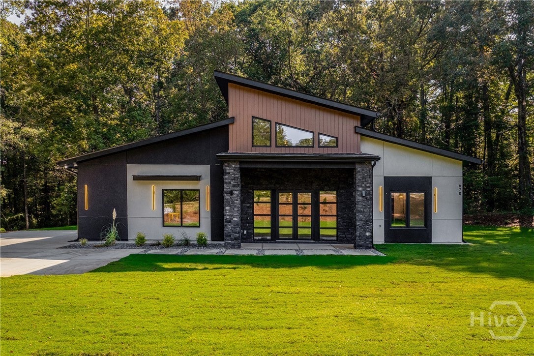 670 Loganville Highway