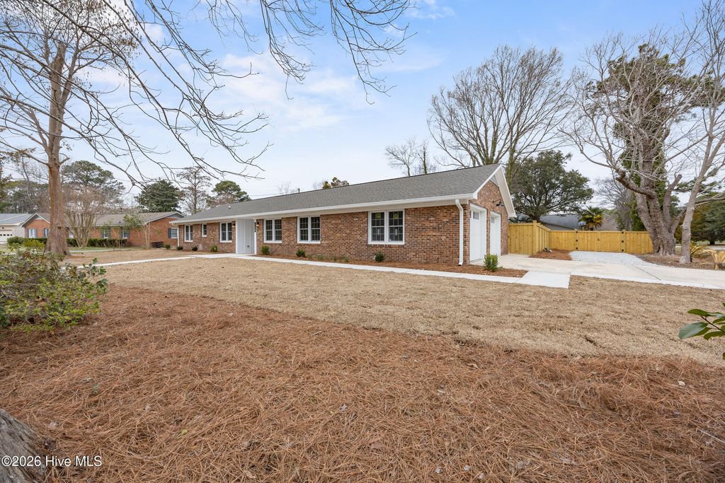 Photo of 355 Sabra Drive, Wilmington, NC 28405 (MLS # 100556943)