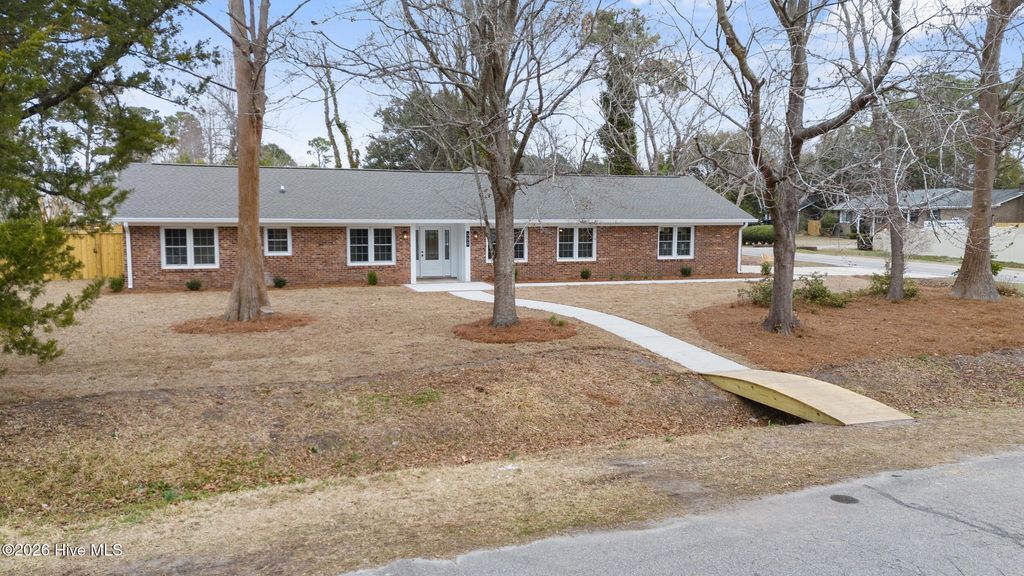 Photo of 355 Sabra Drive, Wilmington, NC 28405 (MLS # 100556943)