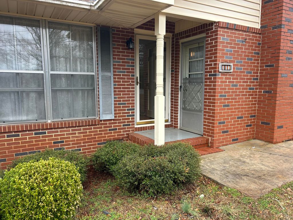 Photo of 801 Cloverhurst Drive, Washington, GA 30673 (MLS # 552611)