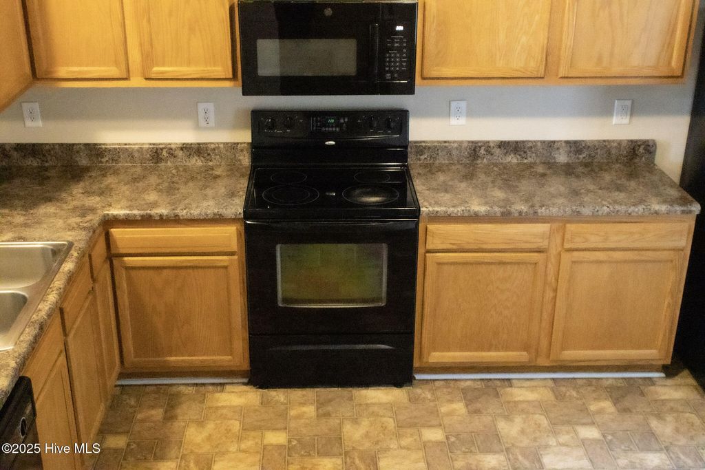 Photo of 304 Streamwood Drive, Jacksonville, NC 28546 (MLS # 100546766)