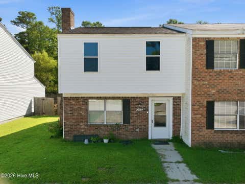 Townhouse For Sale - 208 Myrtlewood Circle<br/> Onslow County, Jacksonville, NC 28546